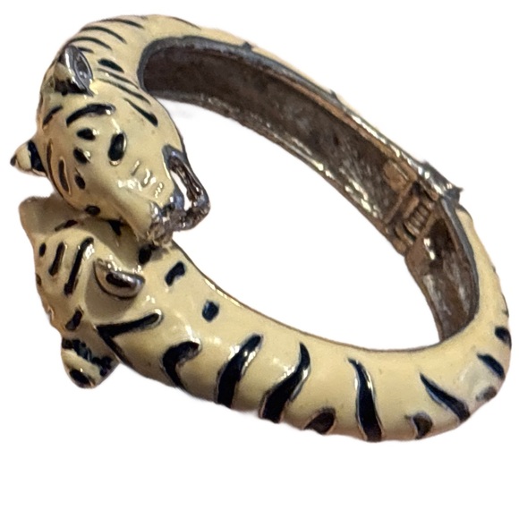 Cream and Black ‘White Tiger’ Cuff Bracelet - Picture 4 of 9